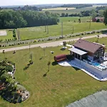 別荘 Traeumen Im Perigord By Interhome エイメ